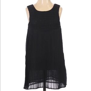 French Connection black sleeveless pleated top size 6